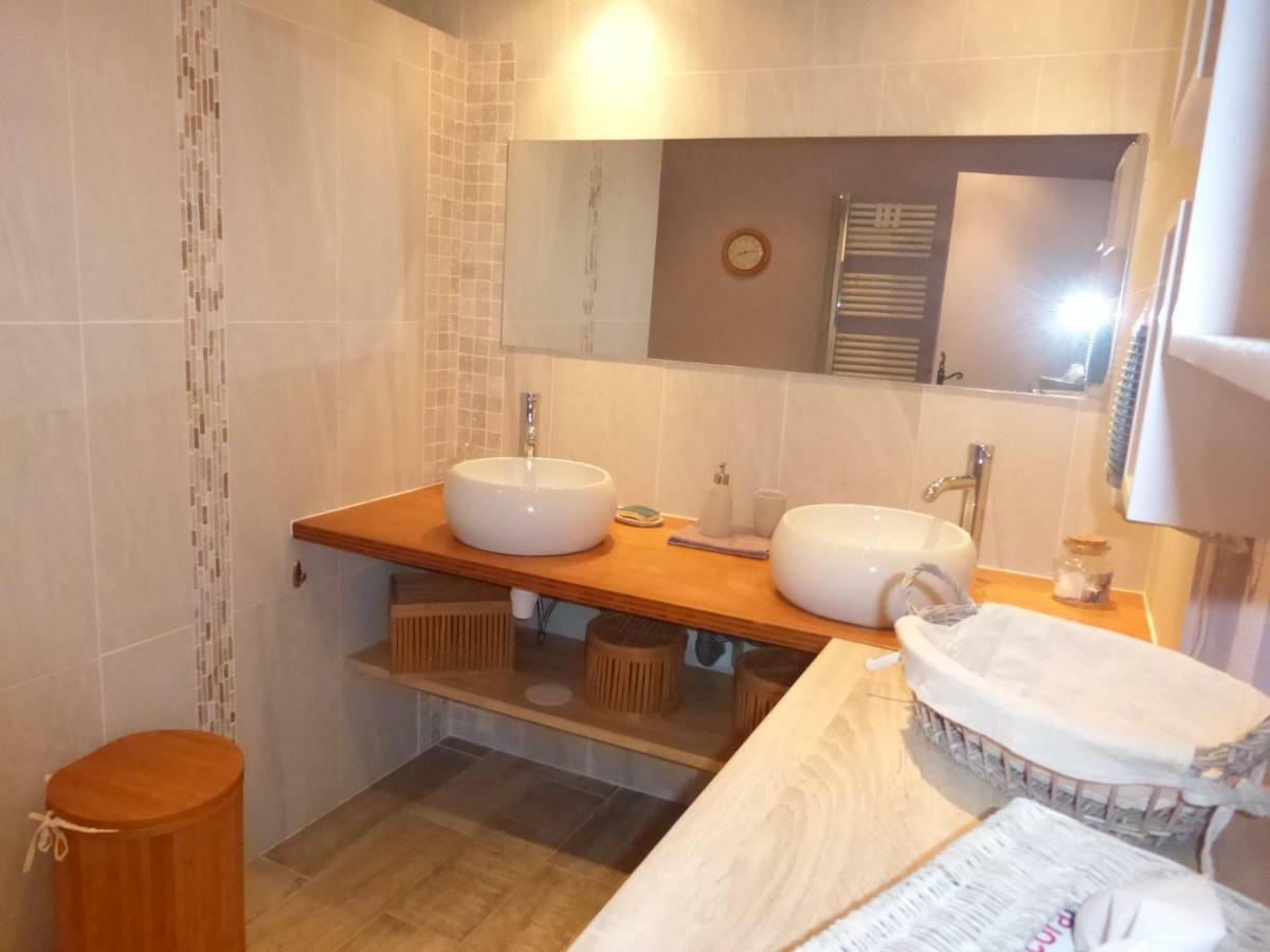 Soleil Lotus Apartment Saint-Hilaire-de-Brethmas ภายนอก รูปภาพ