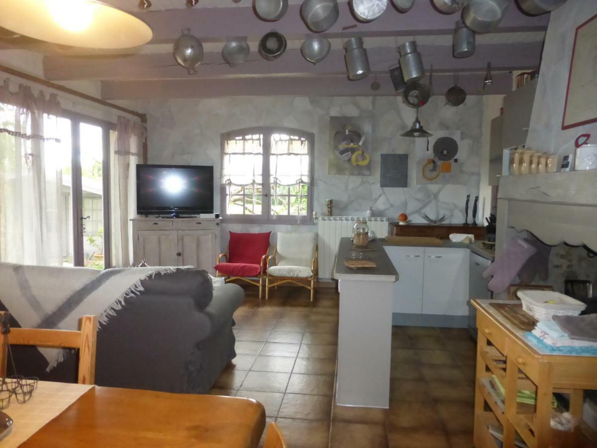 Soleil Lotus Apartment Saint-Hilaire-de-Brethmas ภายนอก รูปภาพ